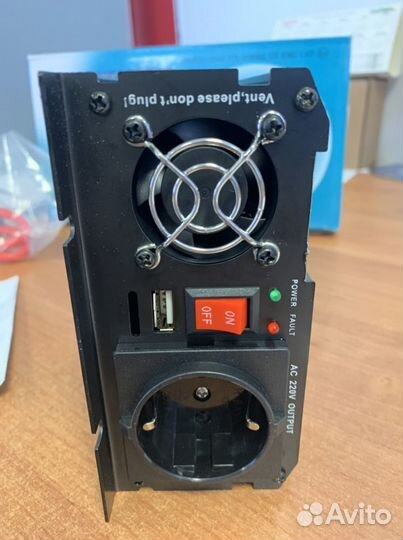 Автомобильный инвертор с 12 на 220