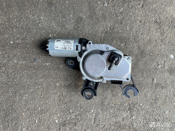 Задний моторчик стеклоочистителя Q7