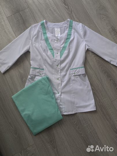 Медицинский костюм женский