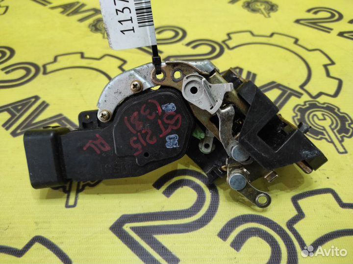 Замок двери задний левый Toyota Corona Premio