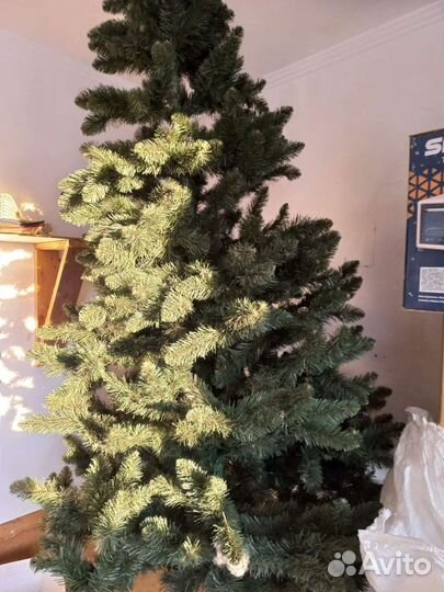 Елка искусственная 210 на 120