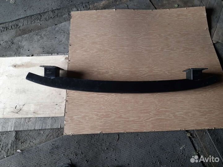 Усилитель бампера Шкода октавия