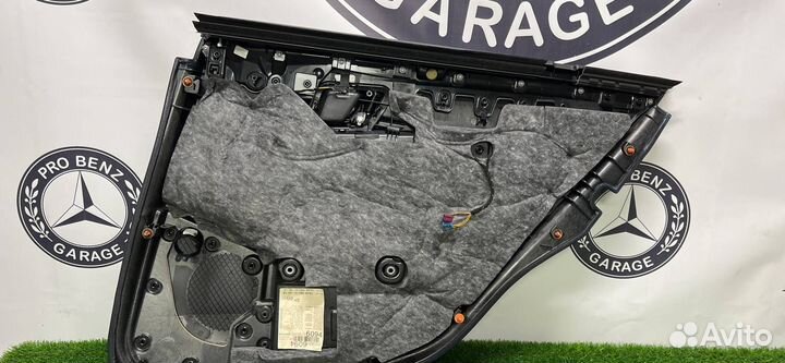 Обшивка двери левой Mercedes-Benz E-Класс