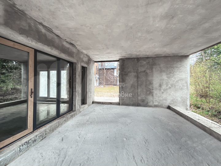 Коттедж 426 м² на участке 12 сот.