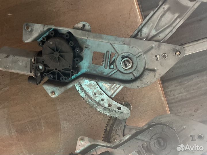 Стеклоподъемник рено кангу 2004