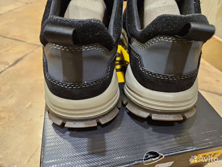 Кроссовки мужские новые 43