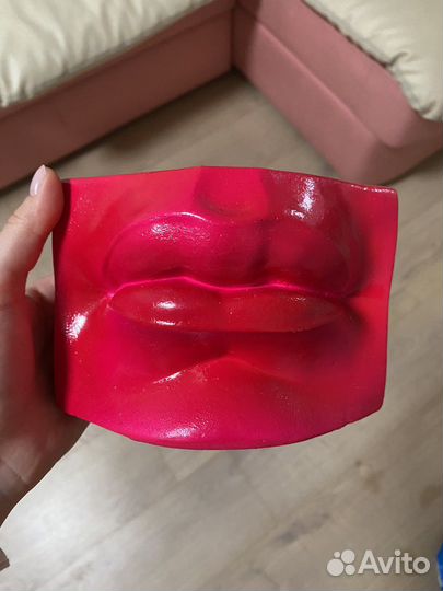Кашпо губы