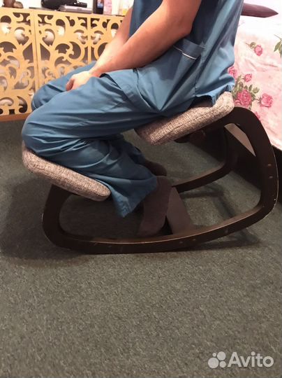 Динамический коленный стул