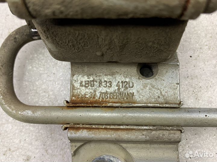 Петли дверей, багажника Skoda Octavia А4