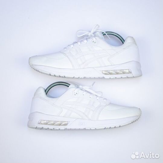 Кроссовки Asics