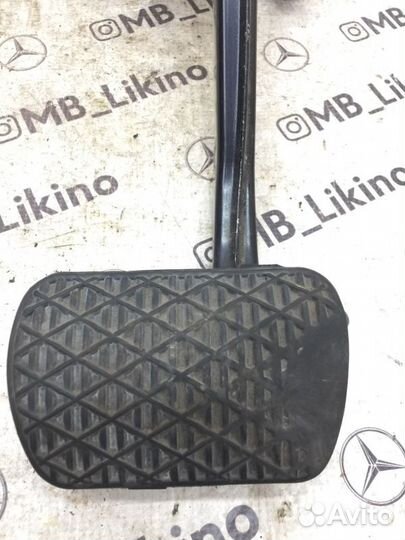 Педаль тормоза Mercedes-Benz W212