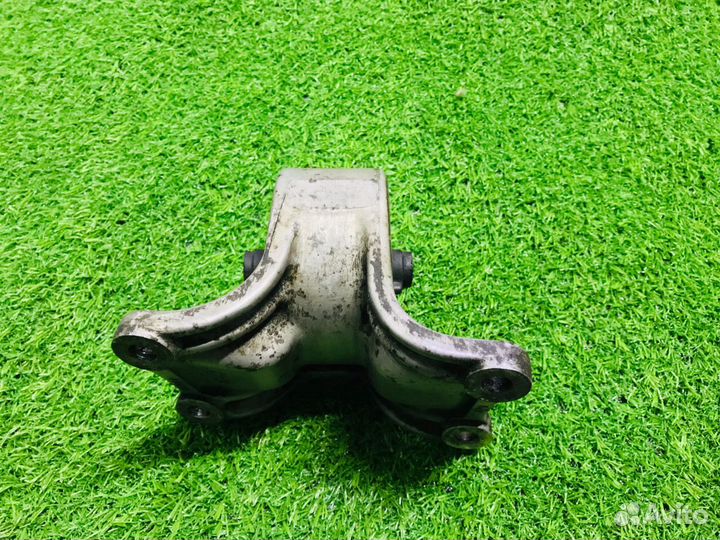 Опора двигателя левая Nissan Maxima A32