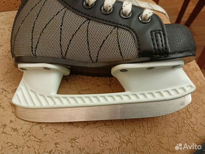 Коньки хоккейные детские