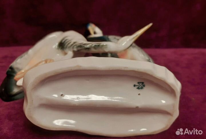 Фарфоровая статуэтка 