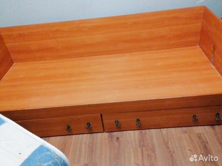 Кровать односпальная бу