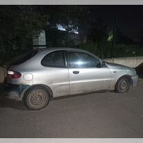 Daewoo Lanos 1.3 MT, 1998, битый, 300 000 км, с пробегом, цена 68 000 руб.