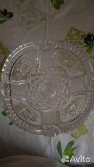 Большая хрустальная ваза для цветов