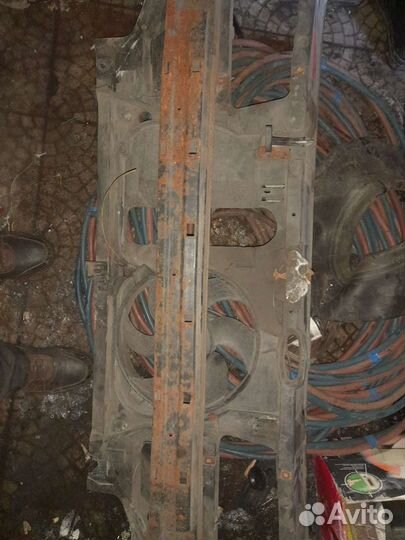 Передняя рамка радиатора пежо 405 1989 г.в