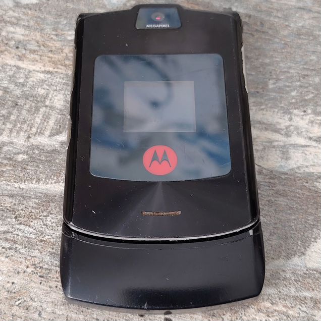 Motorola RAZR V3i, 1 SIM