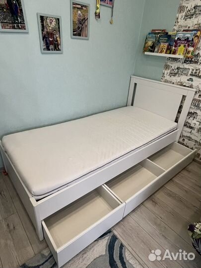 Кровать IKEA с матрасом