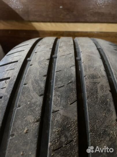 Kumho Ecsta HS51 225/45 R17