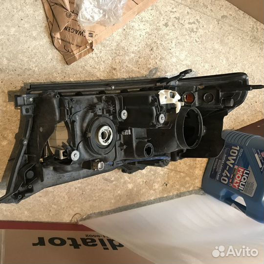 Фара Toyota Land Cruiser 200