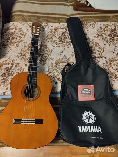 Классическая гитара yamaha c40
