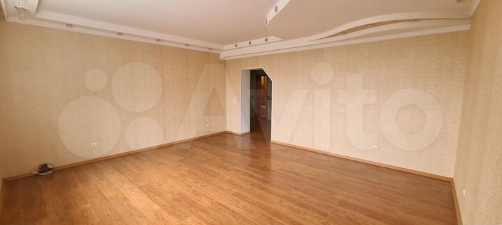 2-к. квартира, 80 м², 8/10 эт.