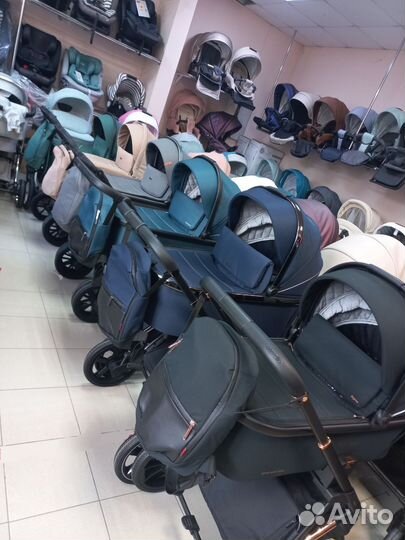 Коляска новая