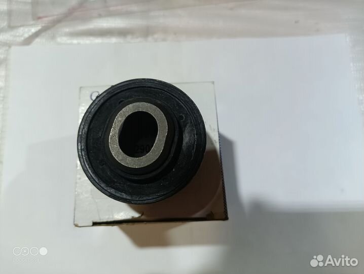 Сайлентблок торсиона Tahoe Escalade Yukon 20829013
