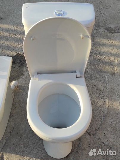 Унитаз с бачком, биде