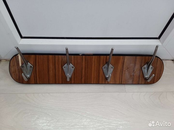 Вешалка в прихожую