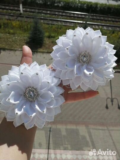 Белые бантики