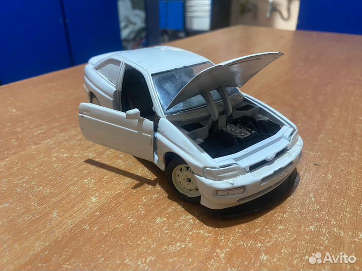 Модель Ford Escort Rs Cosworth Bburago Italy 1/24