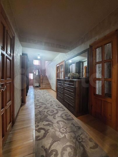 5-к. квартира, 200 м², 5/5 эт.