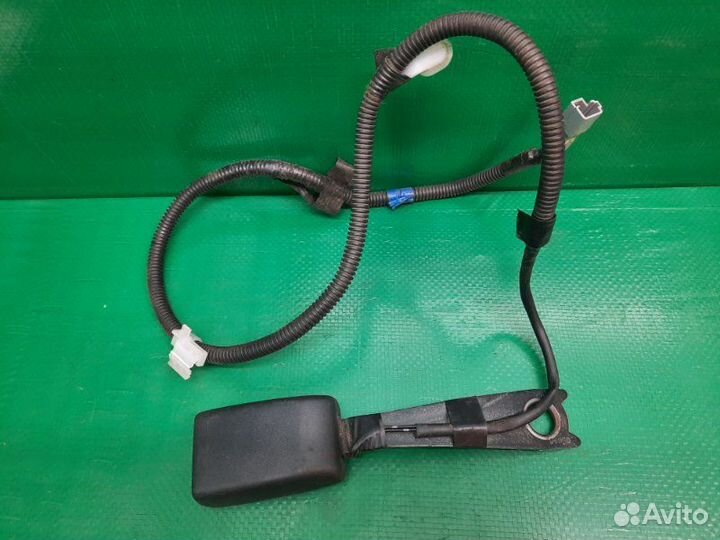 Ответная часть ремня безопасности передняя правая