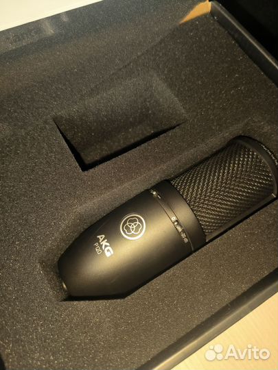 Студийный микрофон akg p120