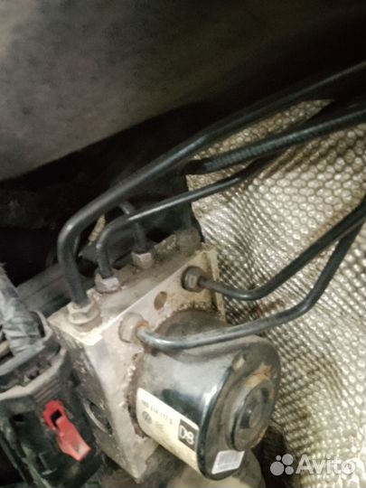 Блок ABS на Skoda Yeti 2012 мотор 1.2 турбовый