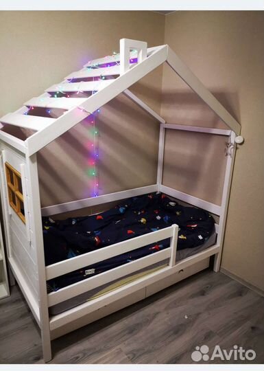 Детская кровать домик