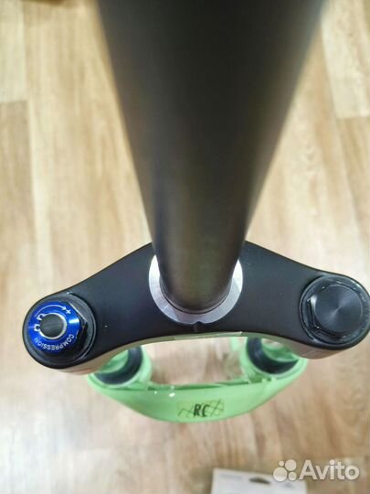 Вилка Rockshox Argyle