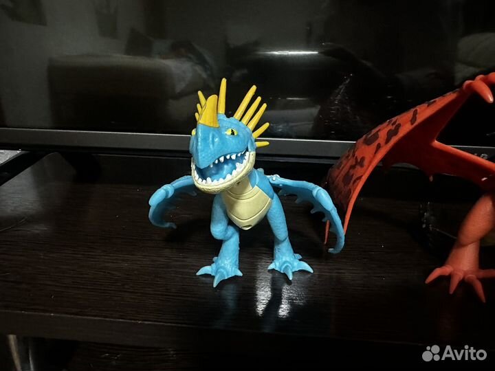 Драконы И Поезд с динозаврами