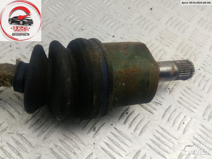 Полуось передняя правая б/у Mitsubishi Space Wagon (1998-2004)