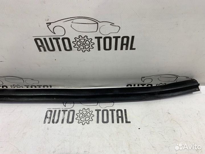 Уплотнитель капота Bmw 745 E65 N62B44 2004