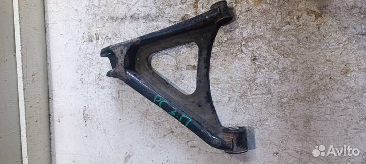 Рычаг задний нижний правый 95533101811
