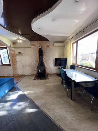 Коттедж 250 м² на участке 4 сот.