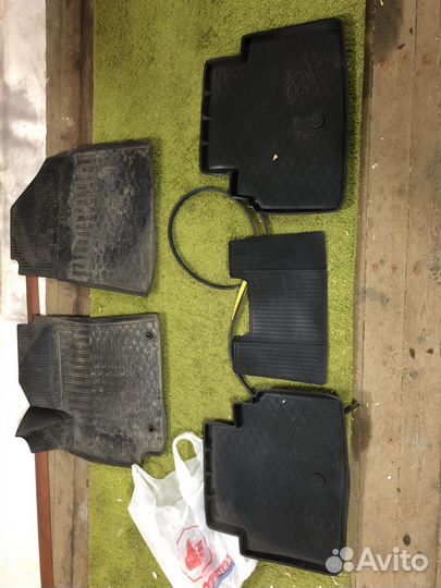 Автомобильные коврики резиновые