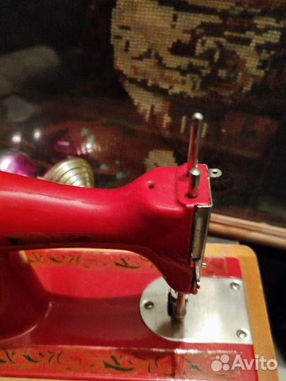 Детская швейная машинка СССР