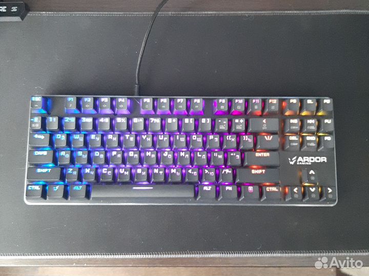 Продам клавиатуру