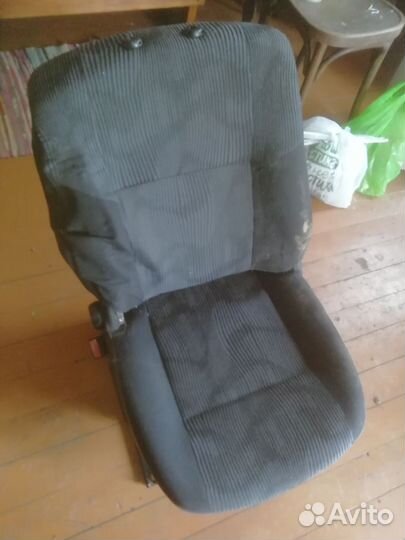 Водительское сидение renault logan 1