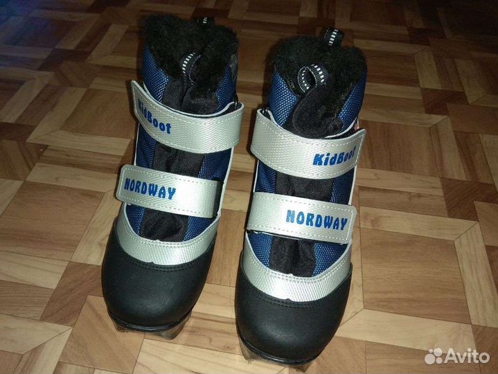 Лыжные ботинки детские